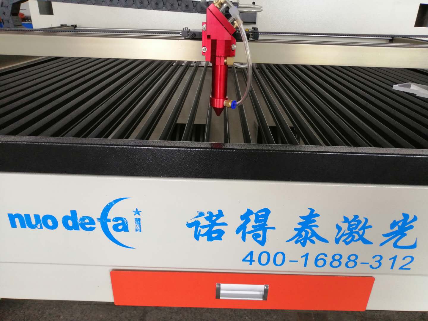 厚亞克力激光切割機在切割的時候難點該如何解決！