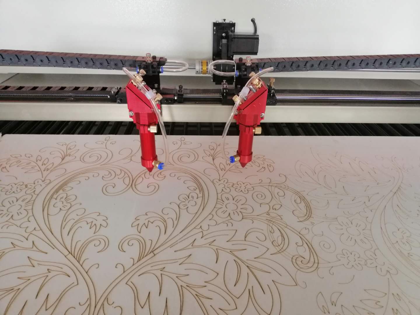 關(guān)于廣告工藝品亞克力材料用激光切割機(jī)雕刻的參數(shù)設(shè)置！