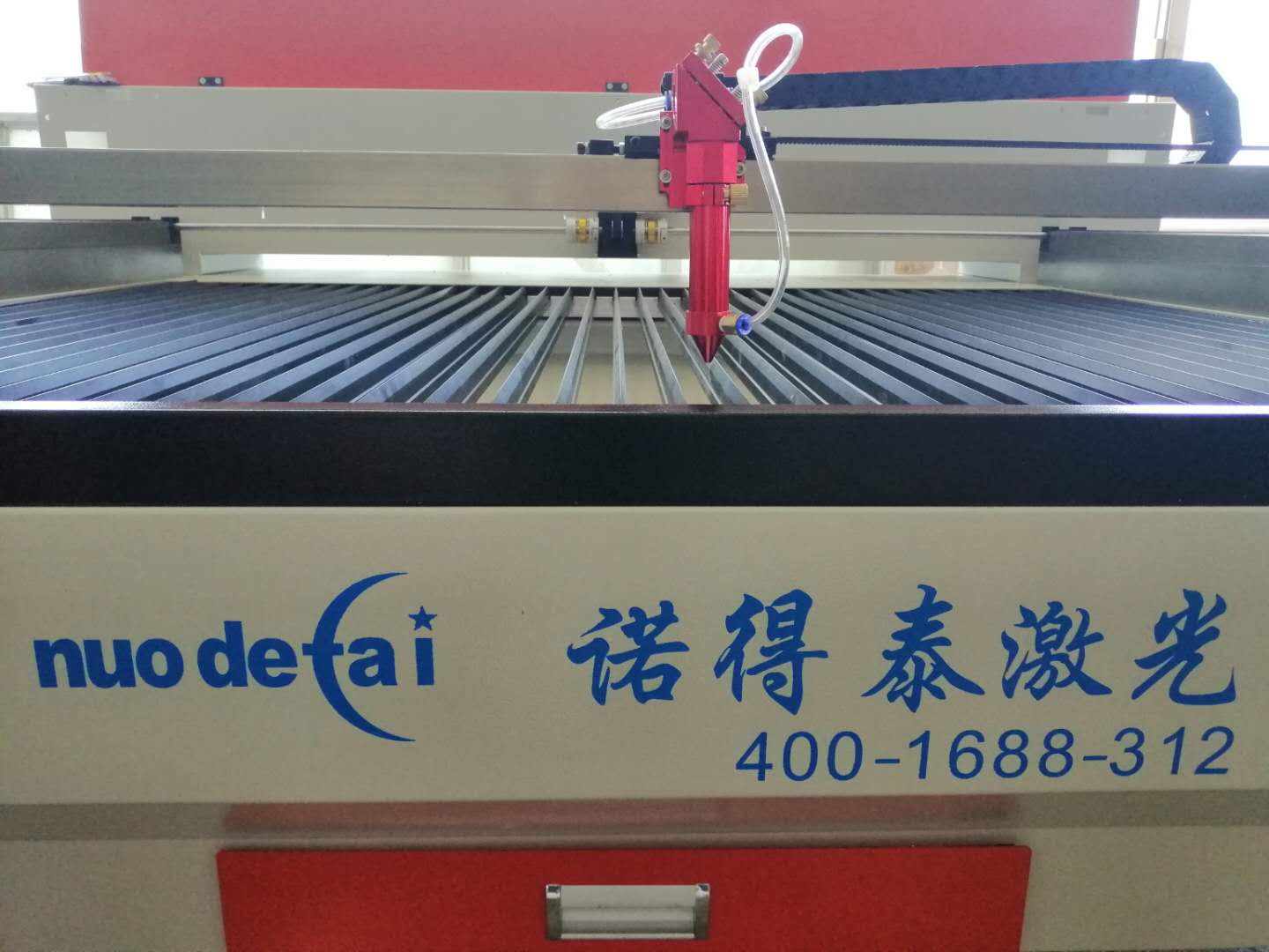 在雕刻行業(yè)激光切割機(jī)是一種被遺忘的記憶！