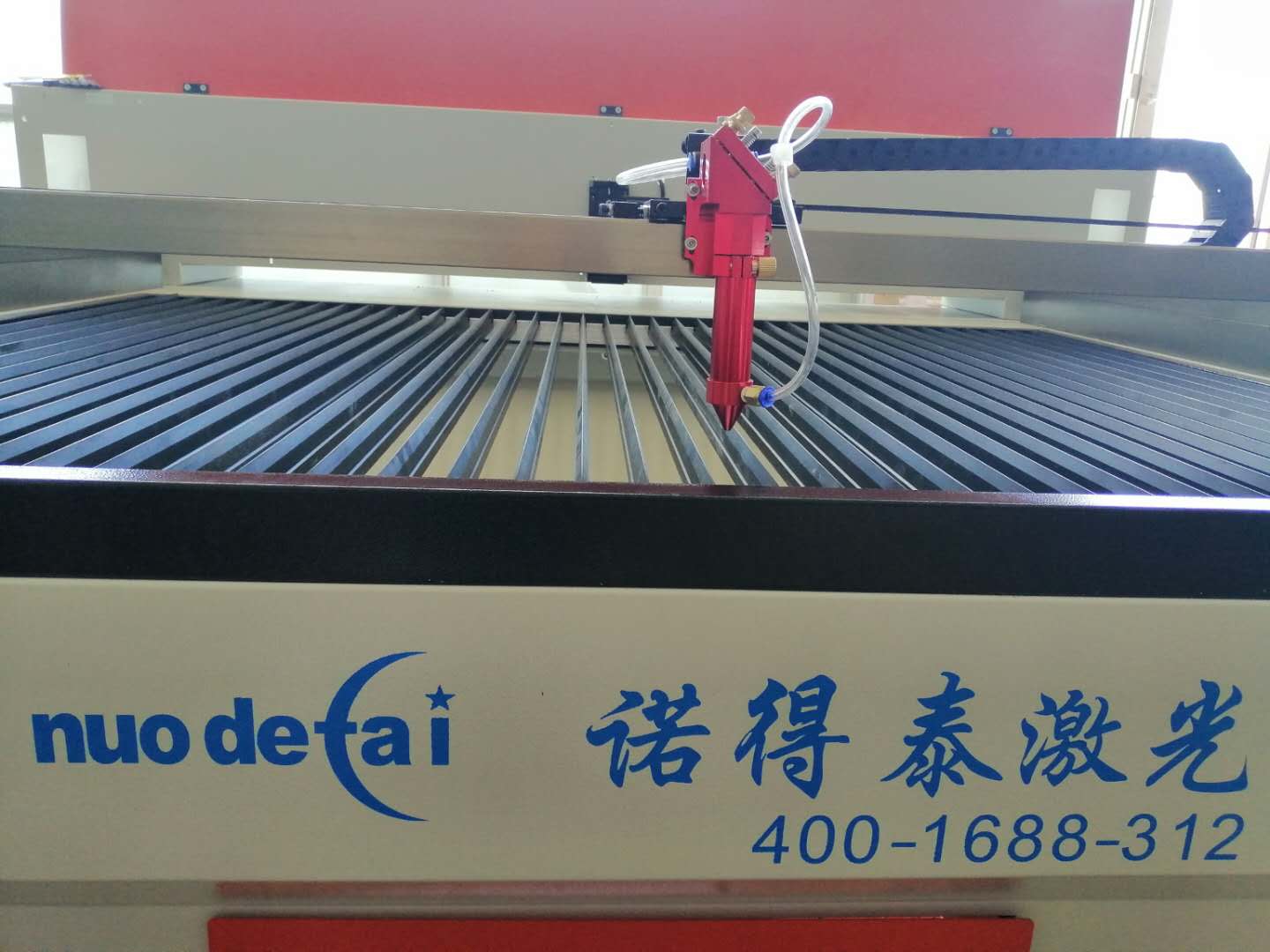 大幅面亞克力激光切割機面臨哪些技術方面的問題？