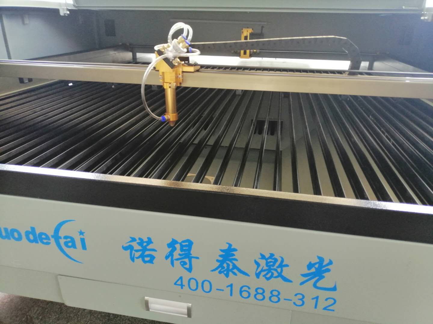 小型激光切割機(jī)出現(xiàn)有毛刺問題處理方案！