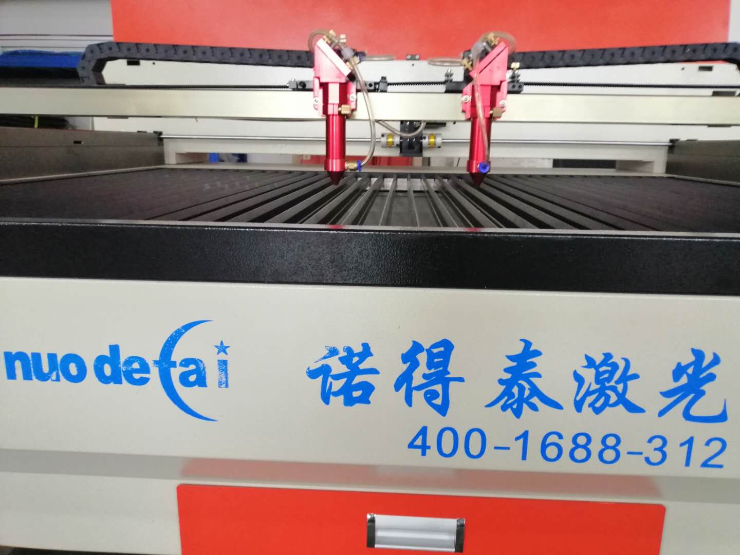 一臺切割速度快效果好的亞克力激光切割機要具備哪些要求？