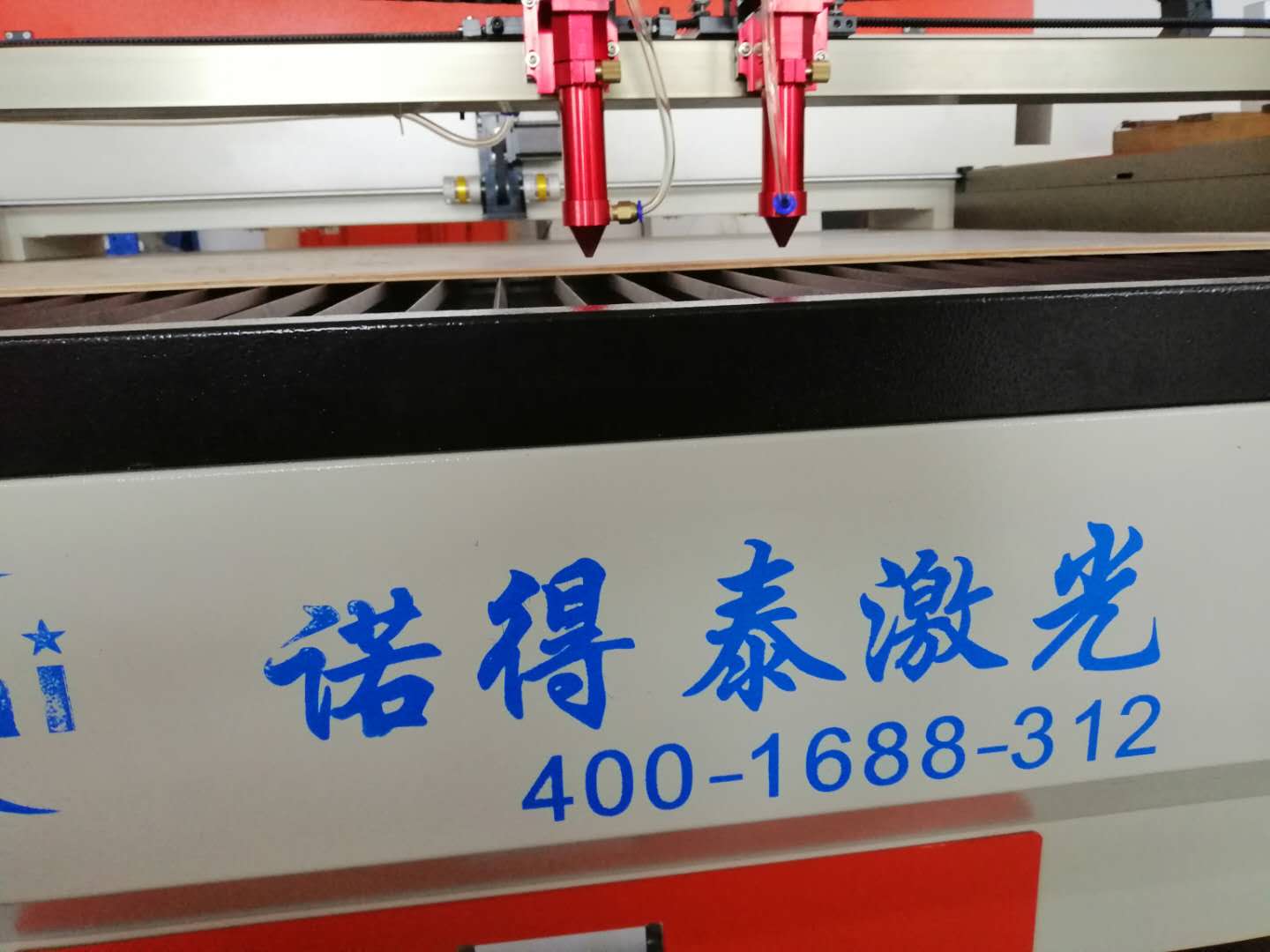 玻璃管二氧化碳激光切割機只出現(xiàn)一些微弱的光是什么原因？