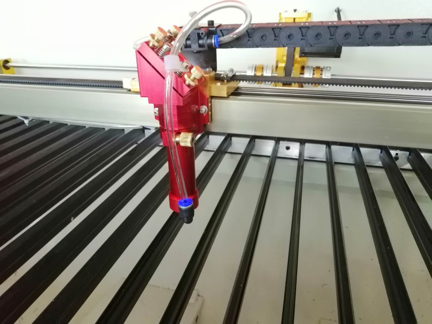 小型激光切割機(jī)尺寸誤差比較大是什么原因？