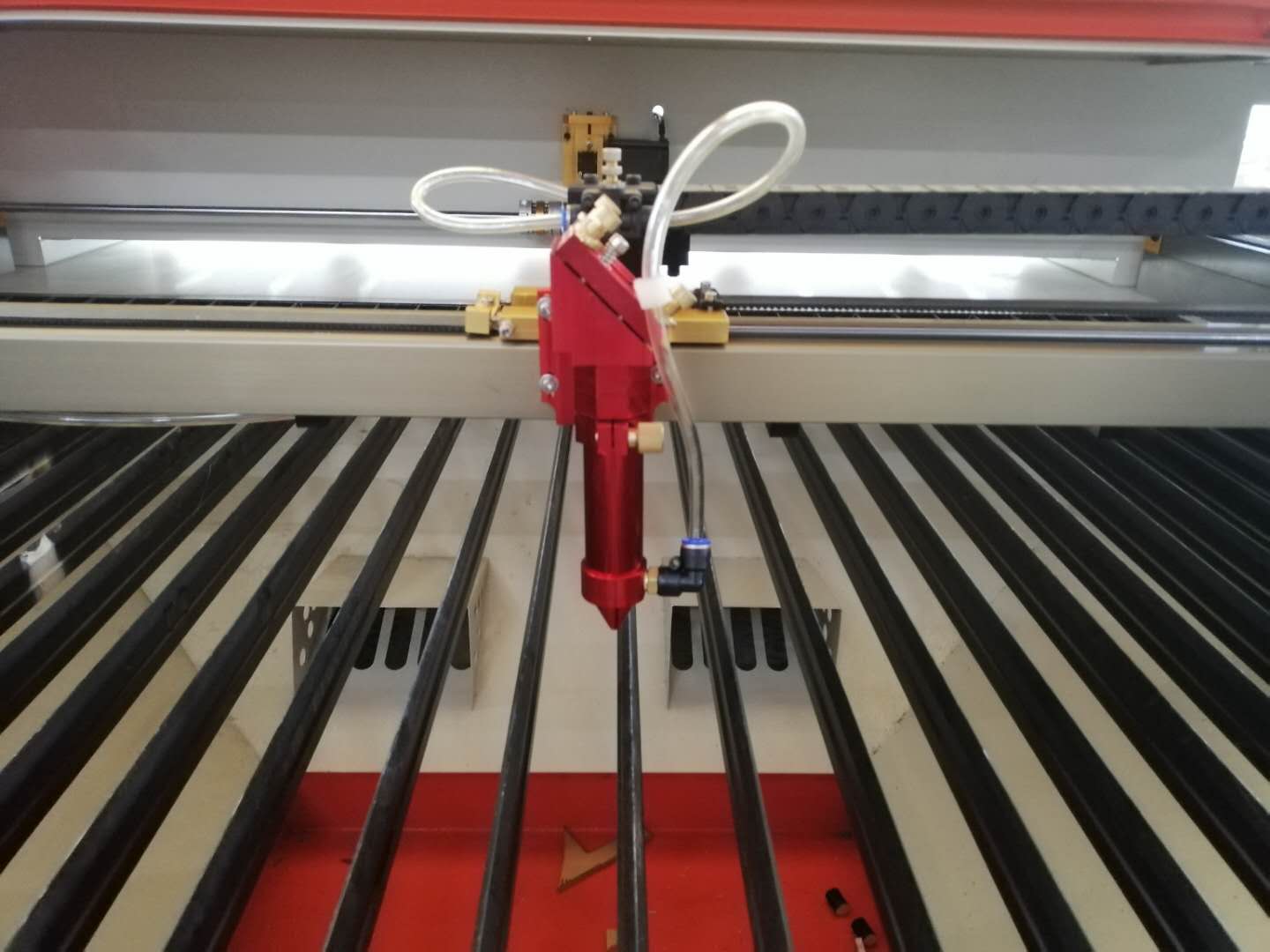 做小飾品為什么需要一臺激光切割機(jī)來幫助你！