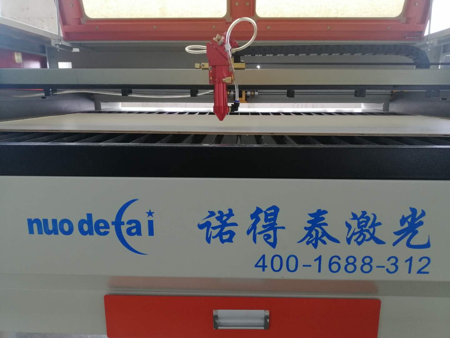非金屬材料覆蓋面太廣了，使用激光切割機(jī)應(yīng)用也越來越多！
